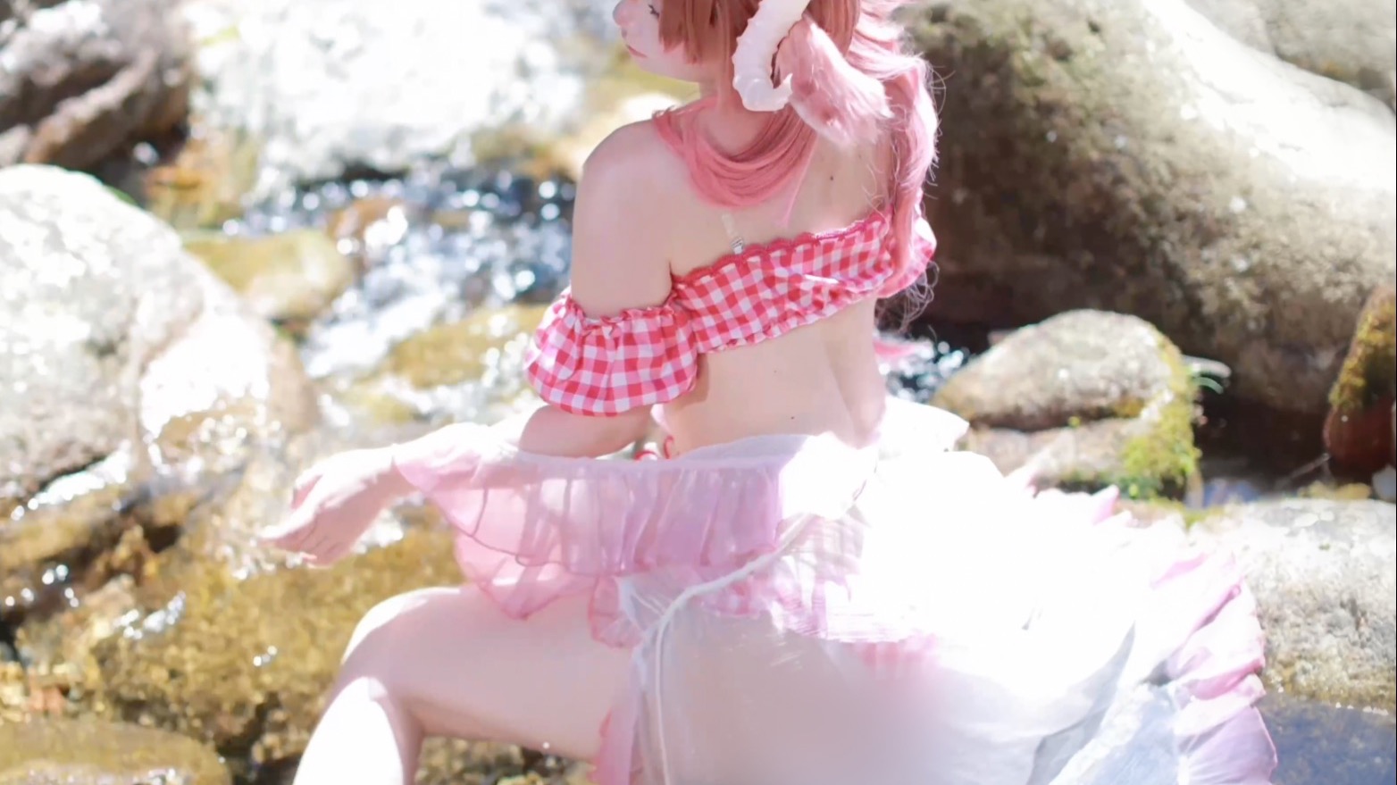 [Crumbly Tummy] Stealing a chicken is not...