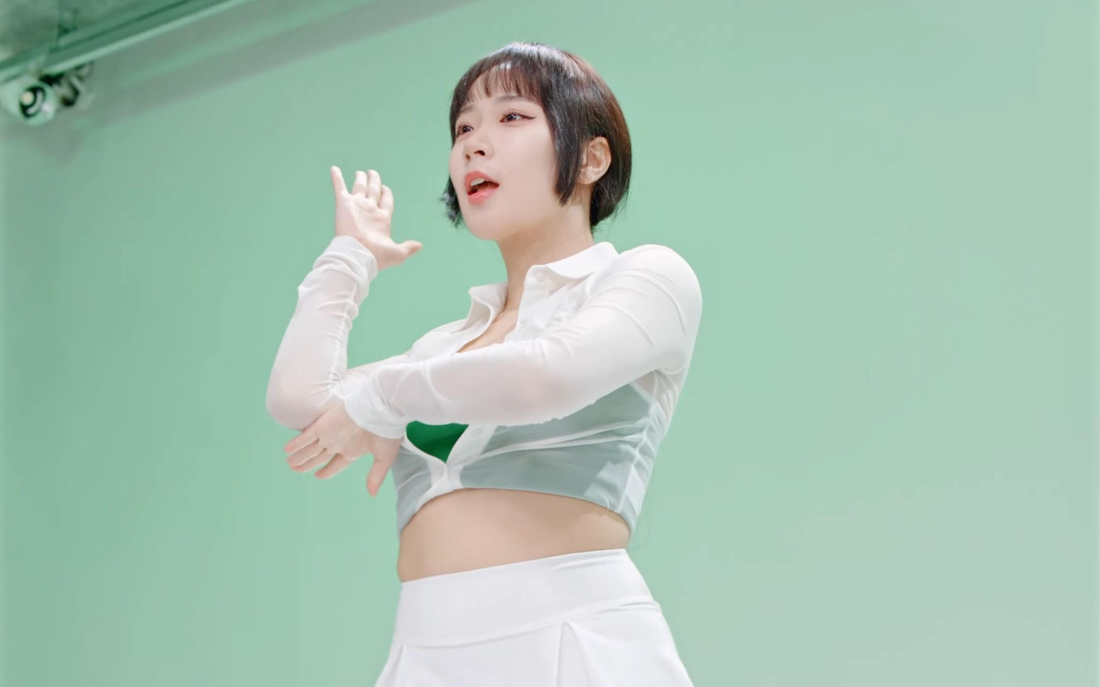 Jung In, Super Shy, white dress, side view