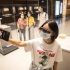 全球首家！杭州良渚博物院启用AR眼镜导览 文物“活了” 古建筑“重现了”