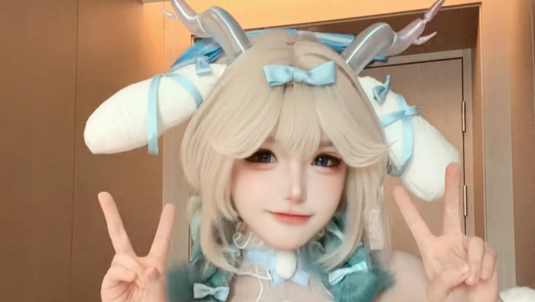 🦌森林外的小鹿 (*´▽｀*)看花香漫步～