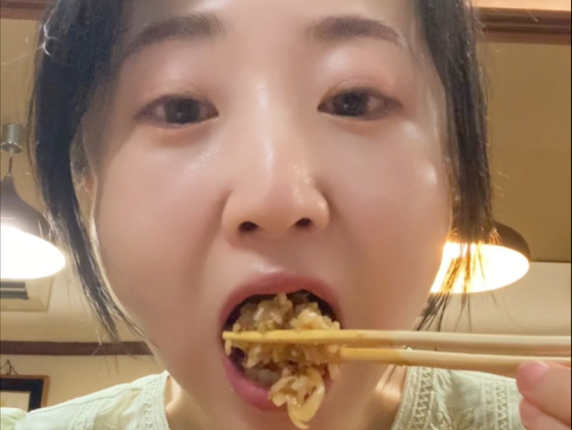 在日本摸鱼的小超人