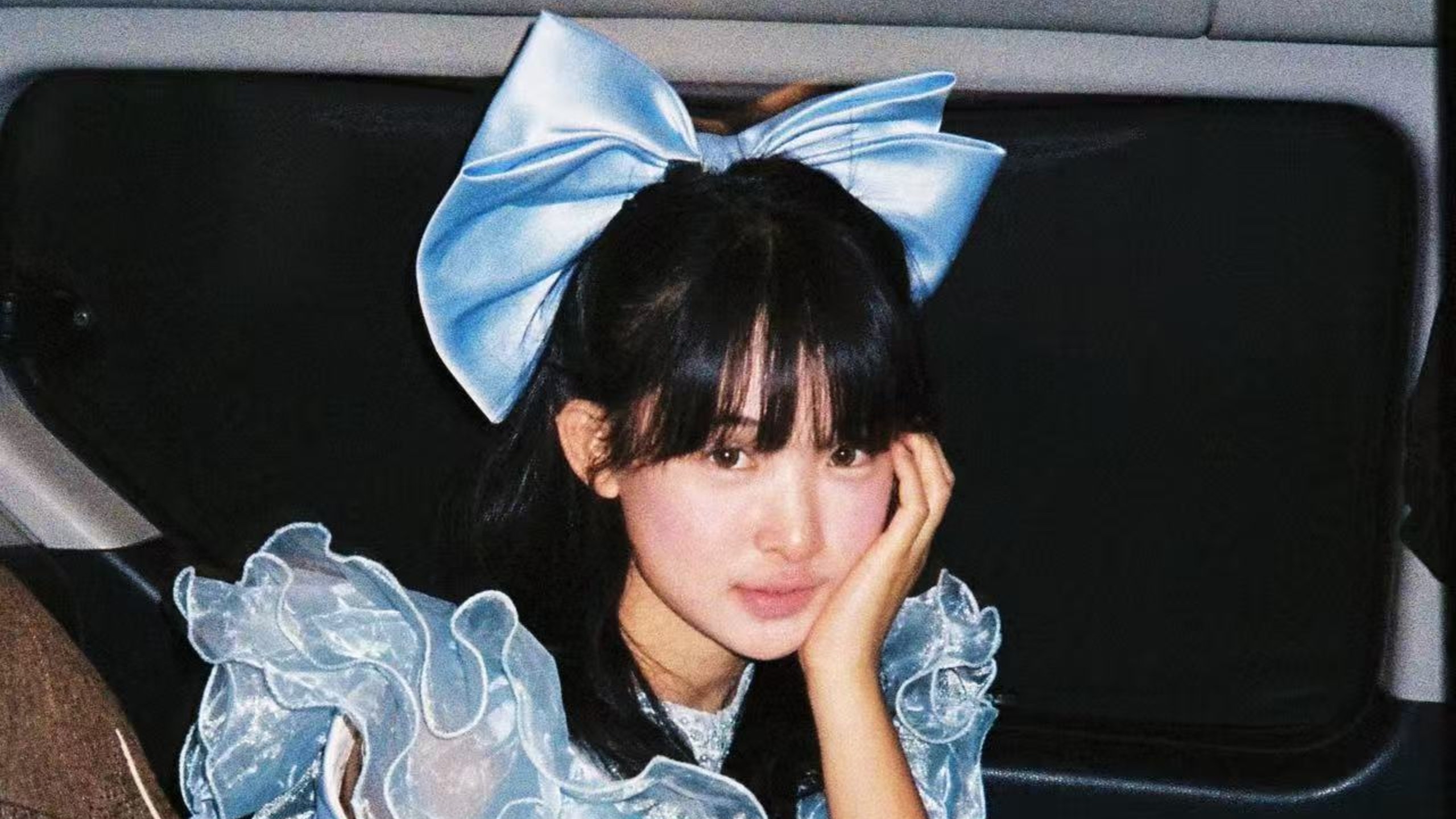 朋友说发花絮会比正片火