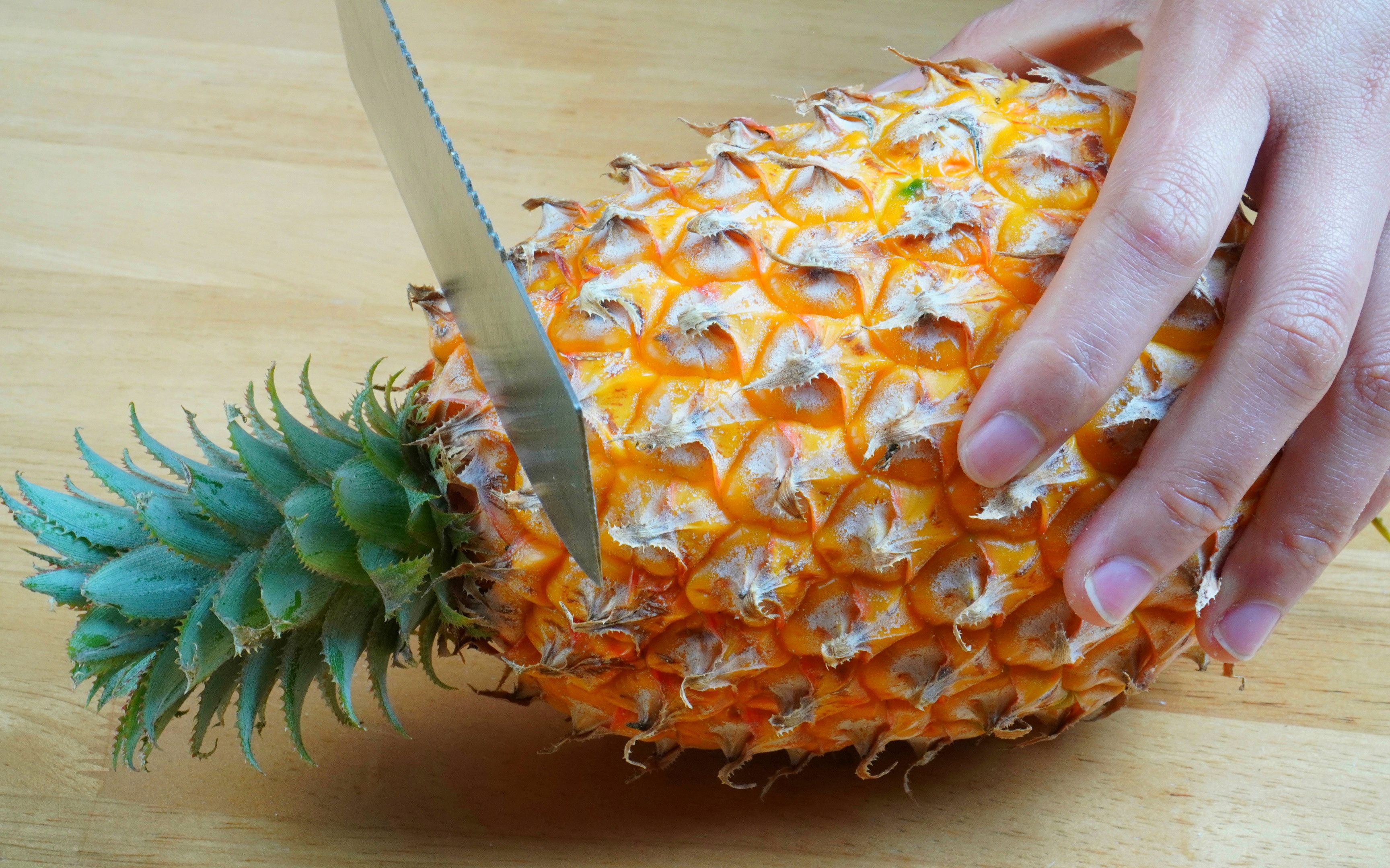原来切菠萝这么简单，不挖眼不去皮，又快又省事，这方法太棒了_哔哩哔哩_bilibili