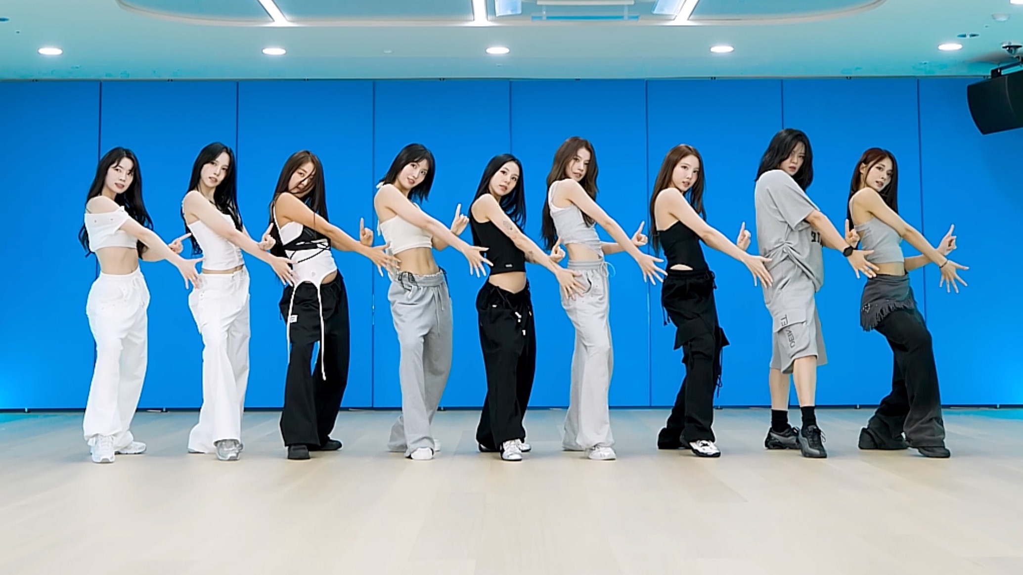 【4K镜面】TWICE - THIS IS FOR 练习室 分段循环 画放大 替音轨 调色♡扒舞专用