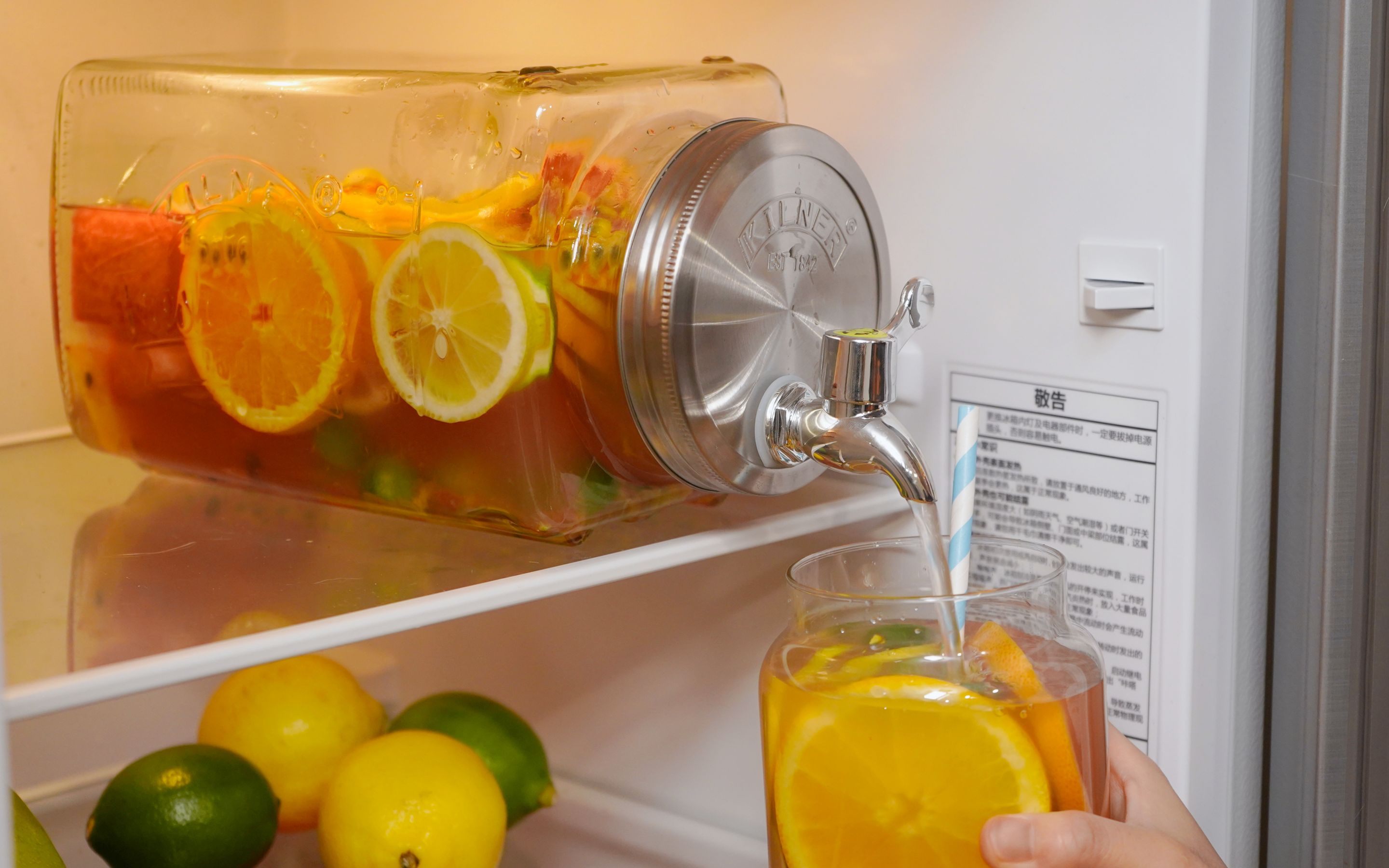 自制超级水果茶，放冰箱里一桶喝一天！
