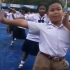 泰国小学生广播体操好妖娆，这很泰国，前排小胖好认真哈哈哈哈