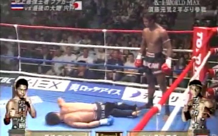 日本拳手无视播求碰拳，遭来15秒极速KO! 播求：我这暴脾气