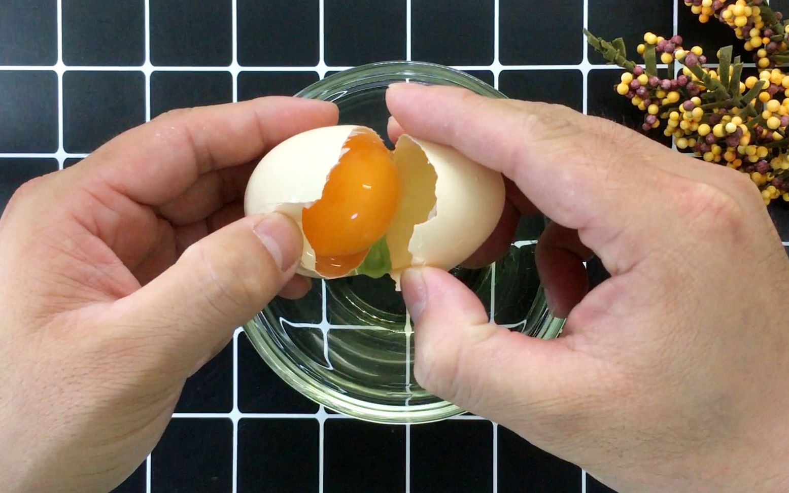 食物鸡蛋摄影图高清摄影大图-千库网