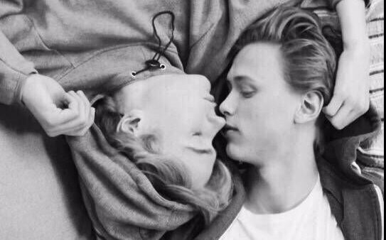 [esak一个小甜饼] kissin u