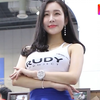 美女车模：时尚靓丽的小姐姐，笑起来浅浅的酒窝真美