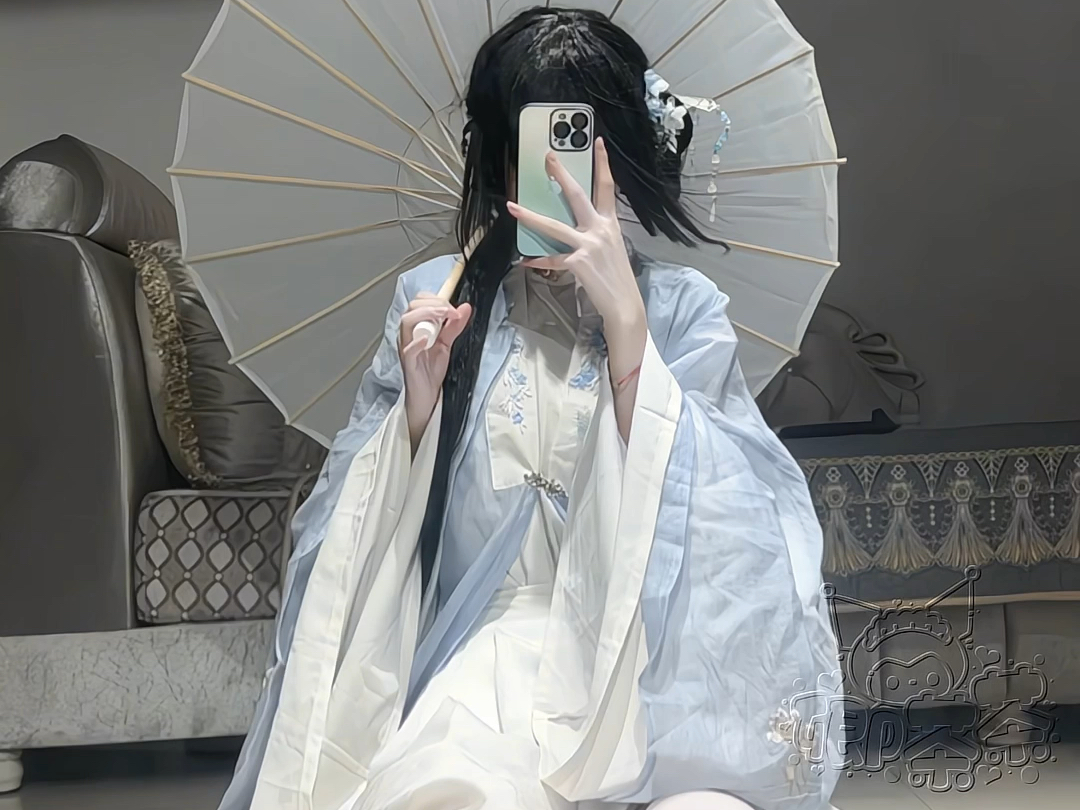 从此烟雨落金城 一人撑伞两人行