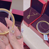 婆婆给儿媳选三金，三样加起来一共13克，网友：儿媳不在现场吧