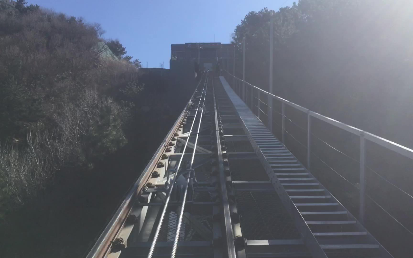 地面缆车八达岭地面缆车第一视角上下行
