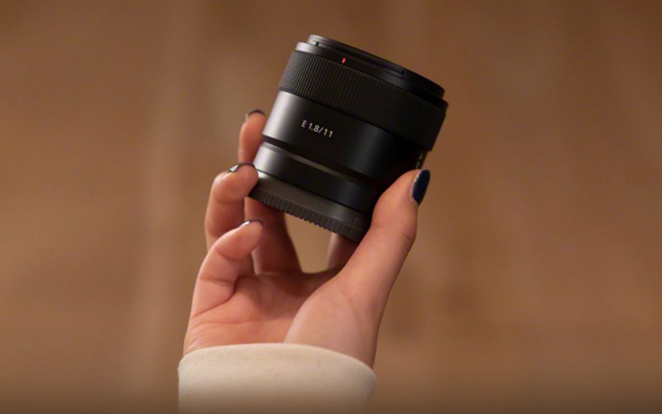 索尼（SONY）E 11mm F1.8 超广角定焦镜头小巧轻便Vlog随心记录