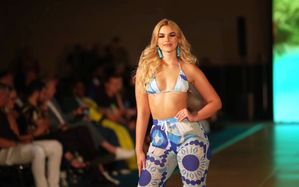 Karen Rodriguez in Slow Motion | FLL Fashion Week 2023 |