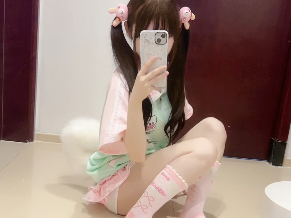 The latest video of [Soft Girl Cat Cat has become an adult] is now online, come and watch!