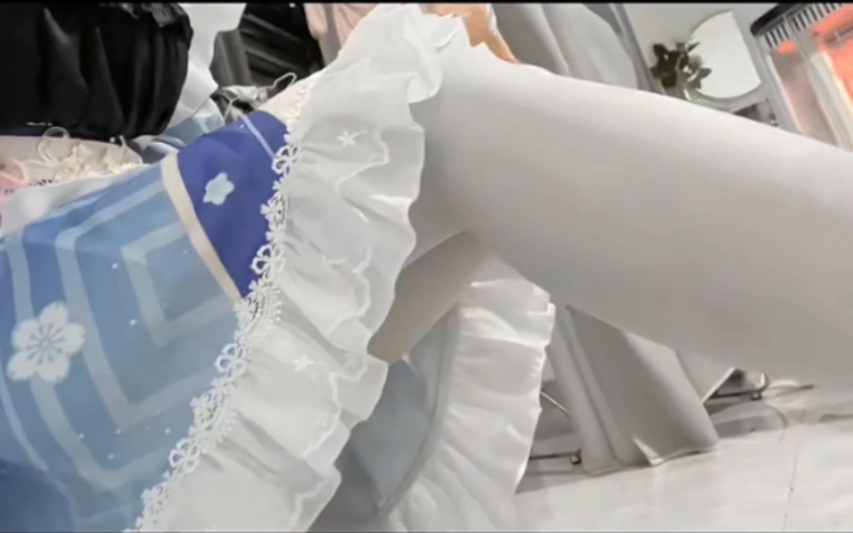 Sister long, sister short, sister lonely, no one cares, Hara-kami Kagari Ayaka cos.