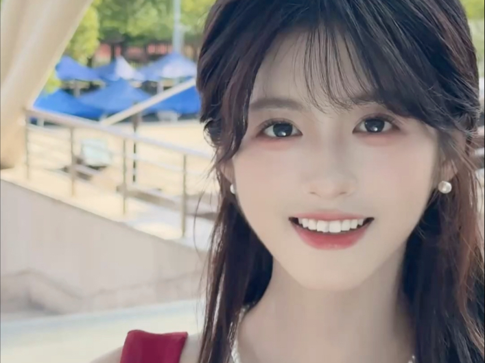 你也不想我姐姐知道你跟我单独见面吧