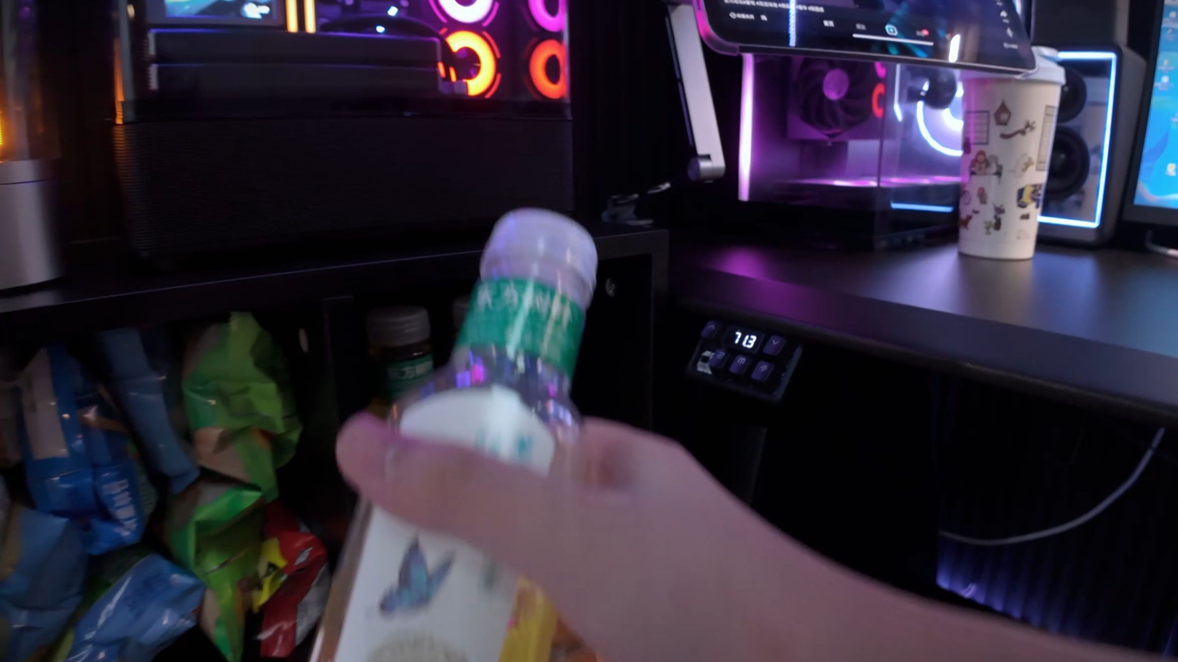 这居然是一个宅男的理想生活?!