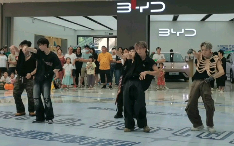 9.29深圳光明万达广场随机舞蹈团体9第二首《gento》两个角度侧面直拍