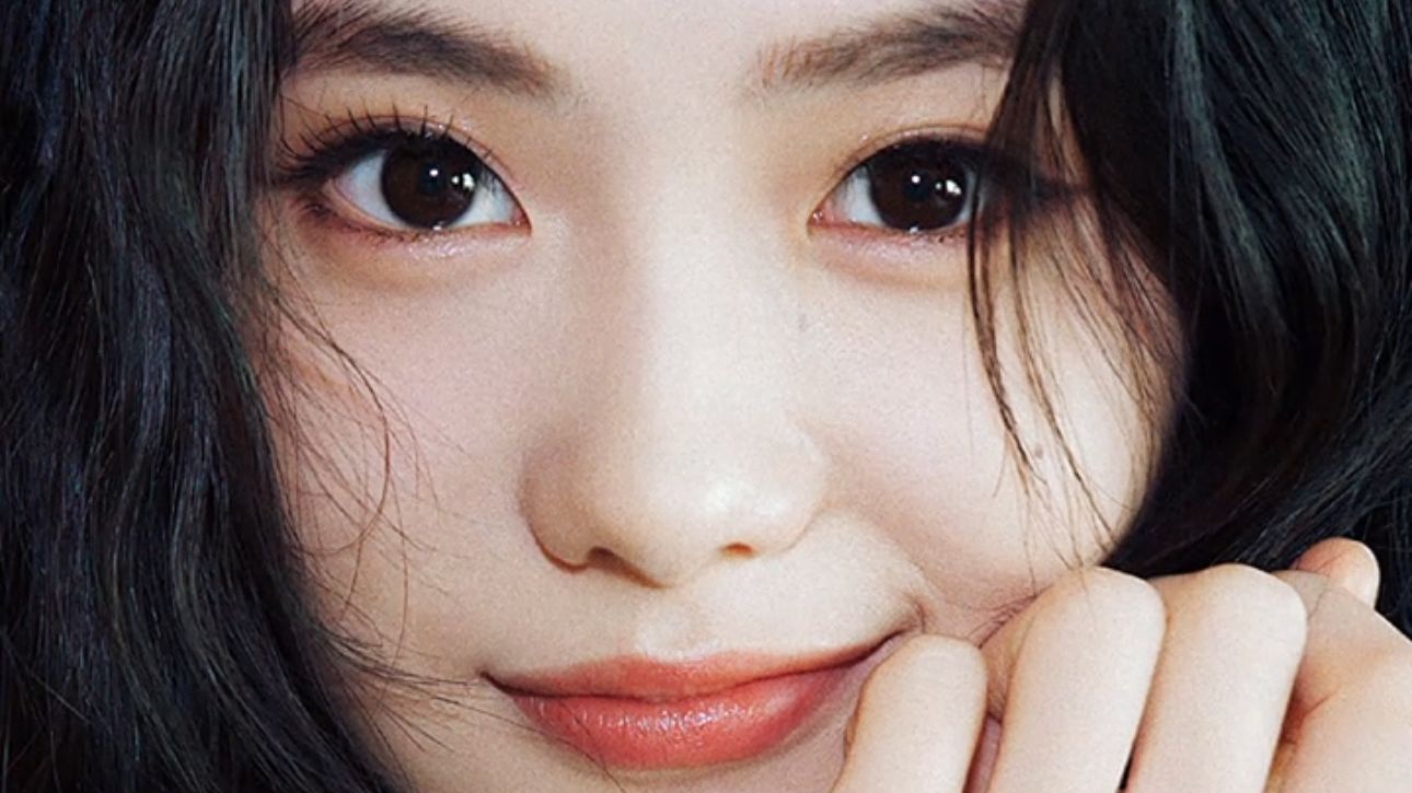 刘浩存怼脸盯～