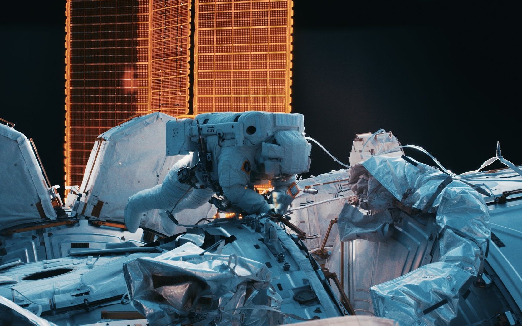 【𝟒𝐊】2023史诗级科幻短片《索卢斯》𝐒𝐨𝐥𝐮𝐬 荣获多项大奖｜堪称《地心引力》2.0