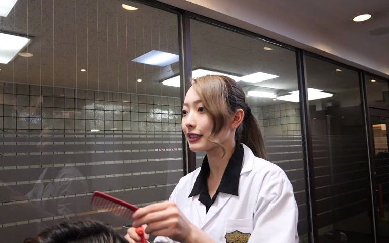 【barbergirl】日本银座美女理发师理发按摩一条龙
