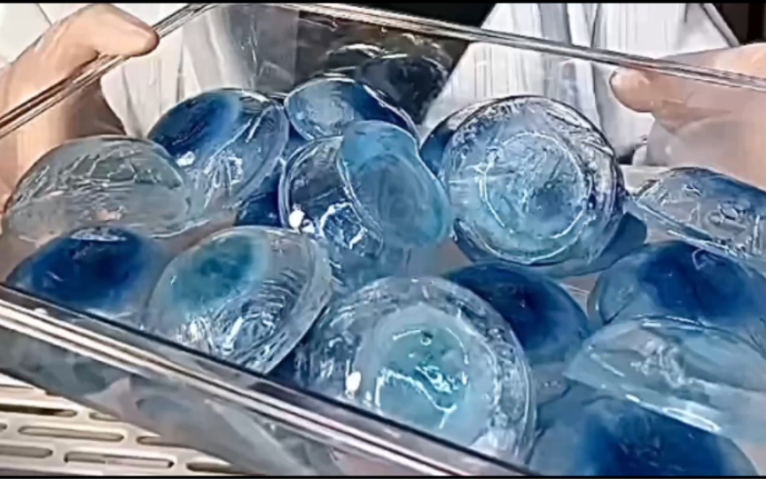夏日吃冰~空心脆·奶茶冰·制冰机冰块·趴冰箱吃霜