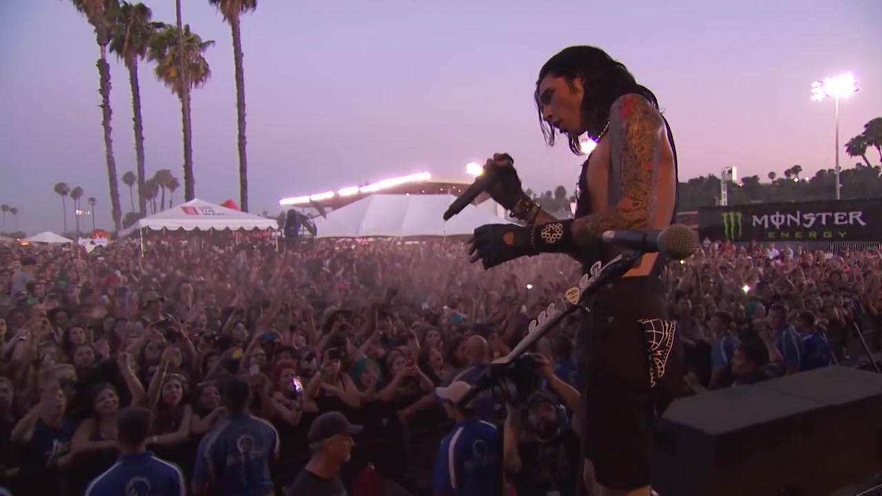 【Black Veil Brides】In The End (Live 2015 Vans Warped Tour)_哔哩哔哩_bilibili