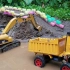 儿童益智玩具汽车，大卡车装上越野车的地盘，变成能越野的卡车