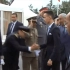 摩洛哥王子独特的握手技巧