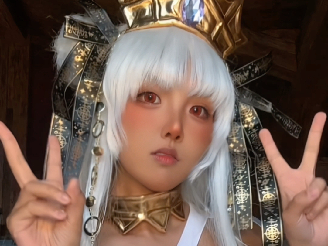 Cosplayed Princess Luisa from Death House 2.