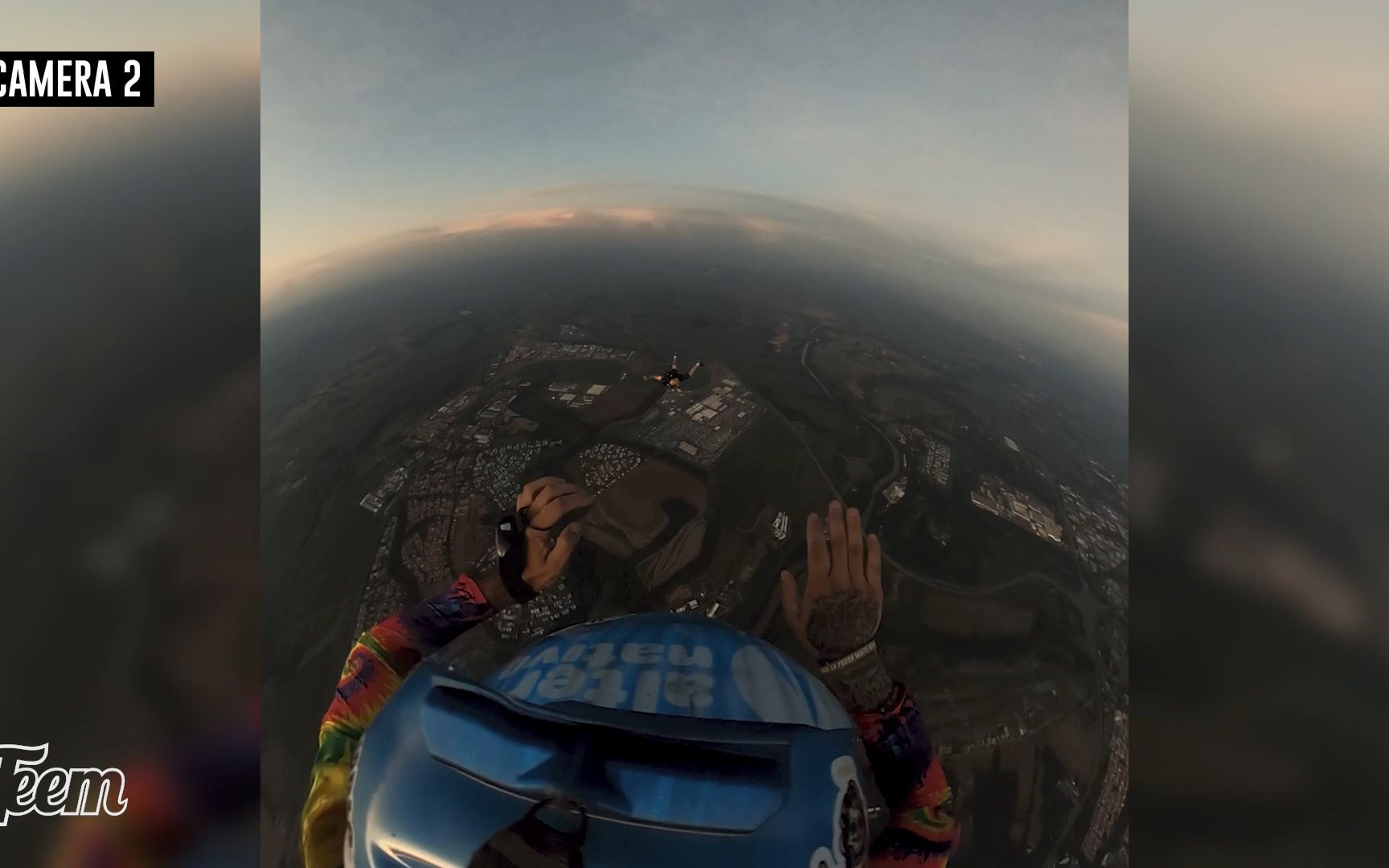 friday-freakout-close-call-skydivers-avoid midair canopy collision