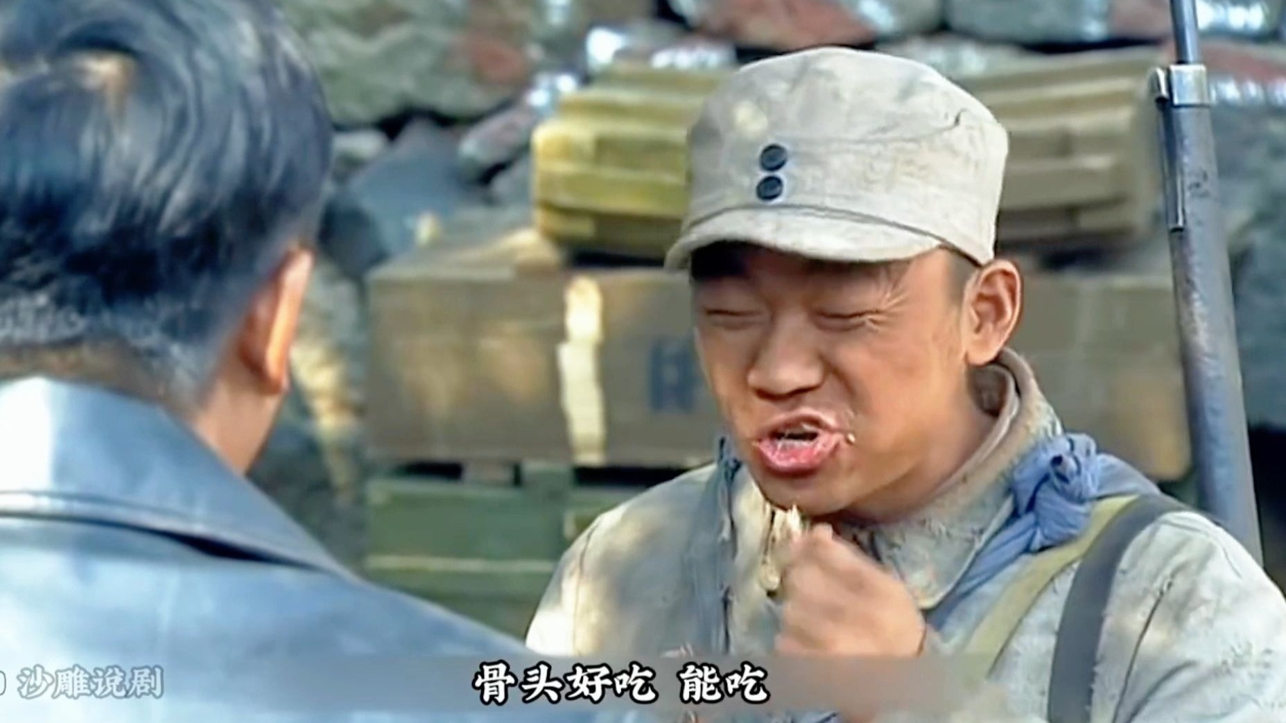 “两百米，打我钢盔，吹牛啊！天底下没有人能在200米一枪命中的！”