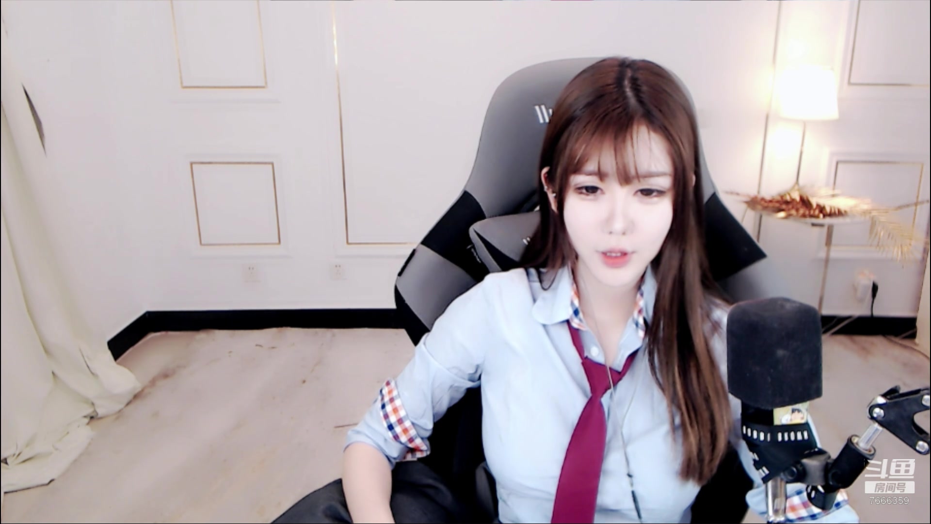 斗鱼-徐宅宅angela_2020-10-15-2112_10-15-2119_徐宅宅angela的直播