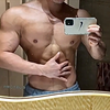 肌肉猛男自拍秀腹肌，你喜欢这样的腹肌吗