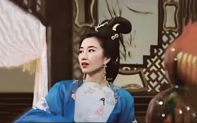 似乎大家现在对她的称呼只有影帝张家辉的老婆，她曾经也是TVB首位视后啊！