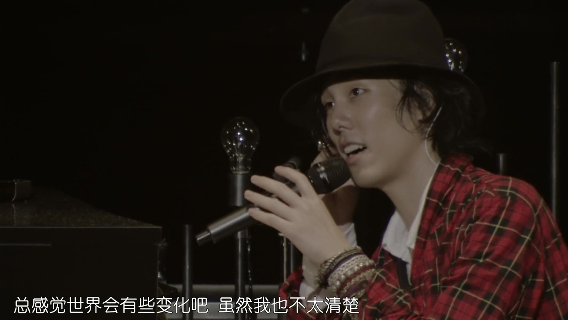 【针と棘】-radwimps 截取自grand prix 2014演唱会 很温柔的一首歌