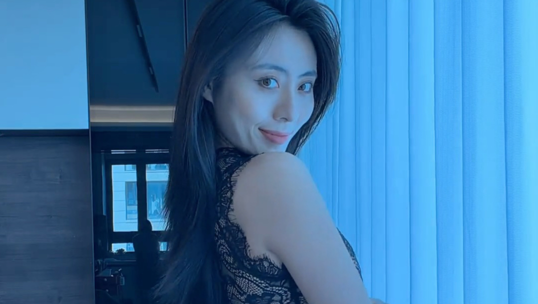 成熟风韵迷人美阿姨