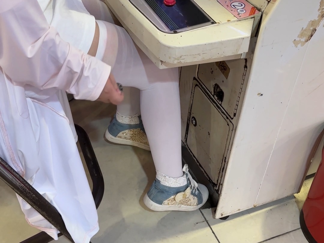 Tanabata cat lady outfit and little husband arcade date playing video games