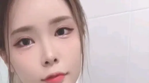 女团成员 可爱的金提莫 emmm吃瓜