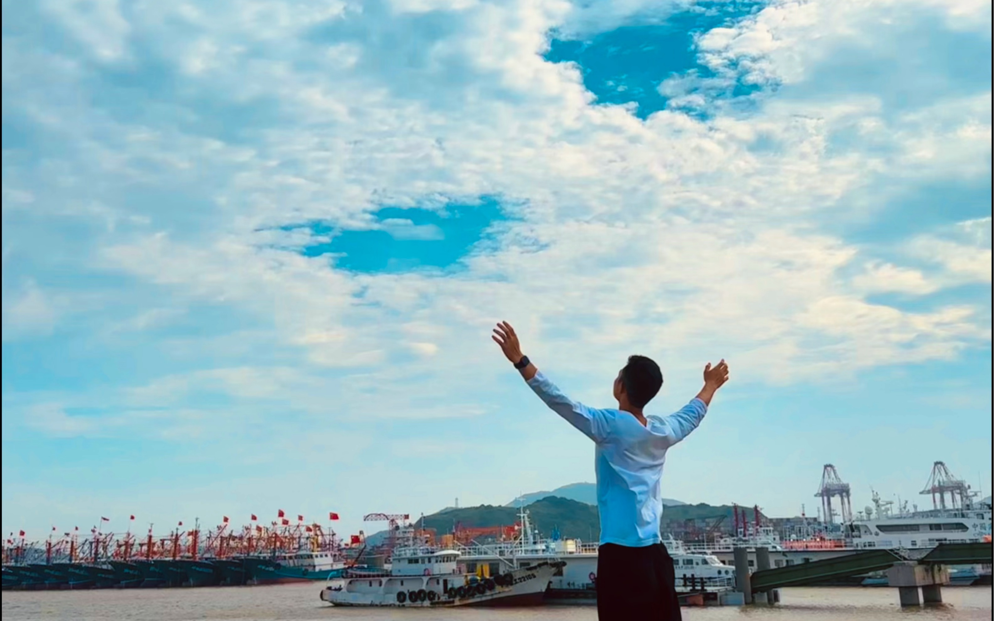 当我用AI扩图无限套娃时