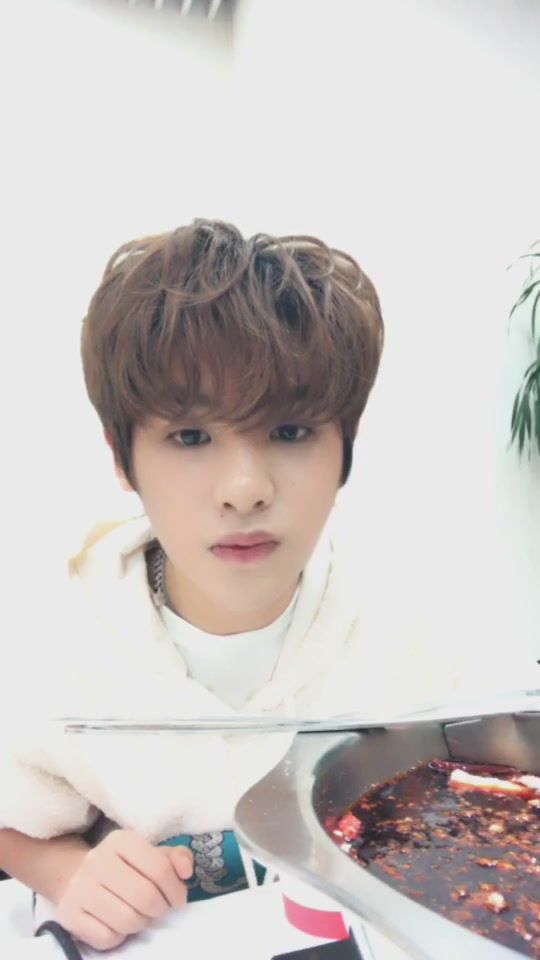 黄明昊参加的综艺节目