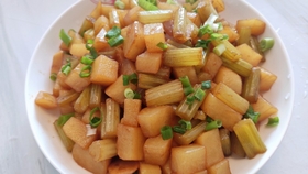 土豆加鸡蛋炒会中毒吗 1f2177f2110b78bc5fd9ffbfd1f797ddc2bd8073.jpg@280w_158h_1c_100q.jpg