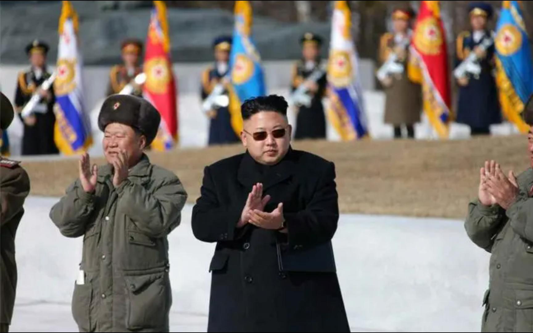 朝鲜阅兵弹簧步有多震撼？感受朝鲜阅兵弹簧步的风采