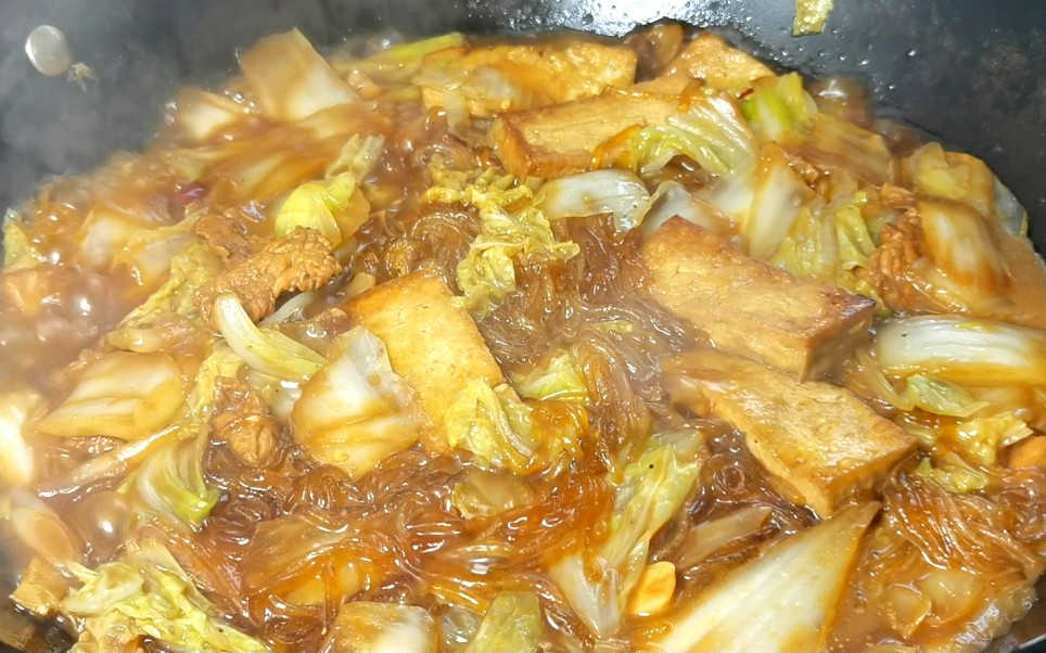 白菜炖豆腐，先炒白菜还是先炖豆腐，大厨教你正确做法，吃着真香