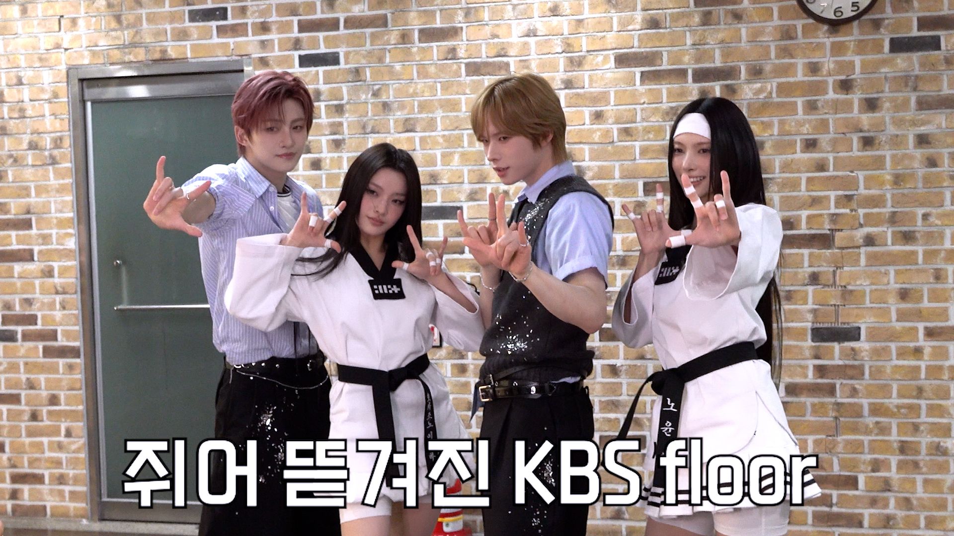 被撕碎的KBS floor
