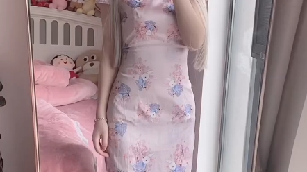 A cheongsam and a ponytail, but still can't get you.