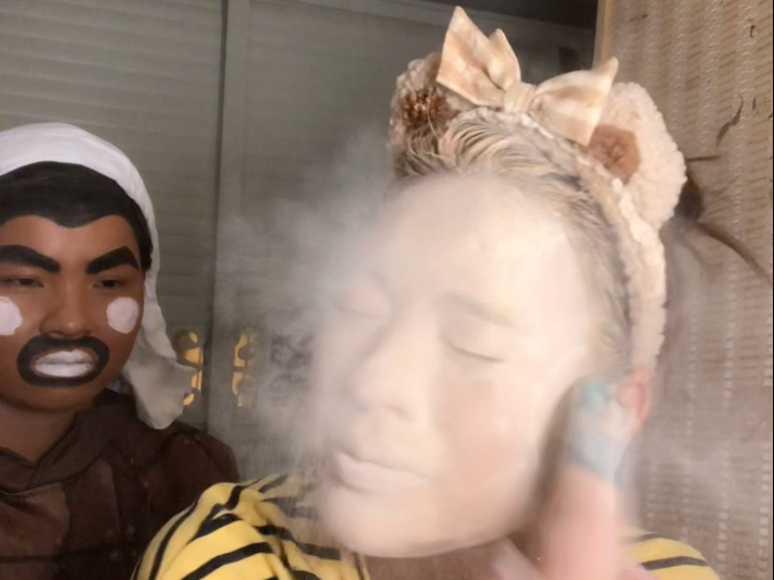 化妆的思路就是桌面都来一点