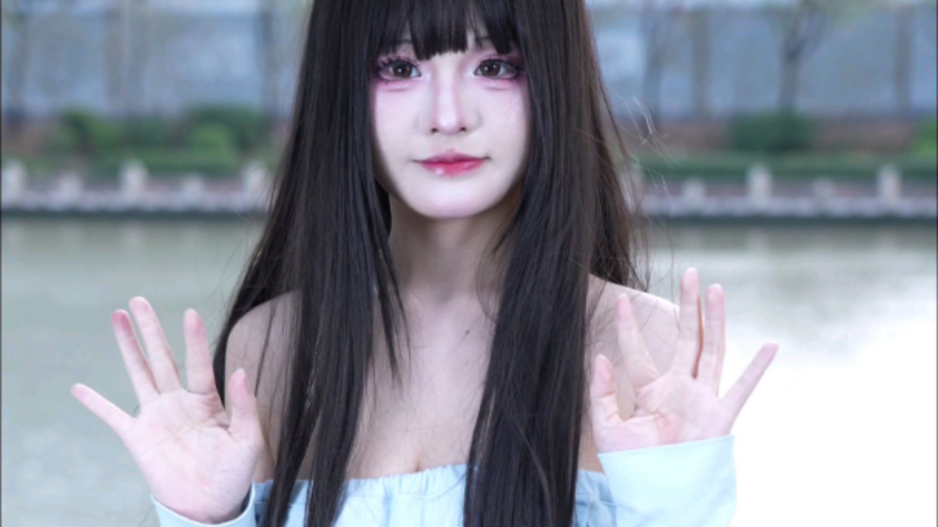 【Black Dragonfly Comic Expo Off-Site】 The last event before the New Year: Off-the-shoulder baby blue bodycon dress